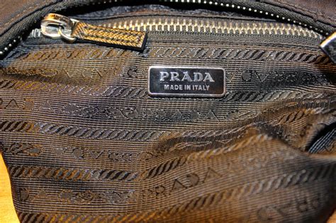 prada teela scritta azzurra|Reference .